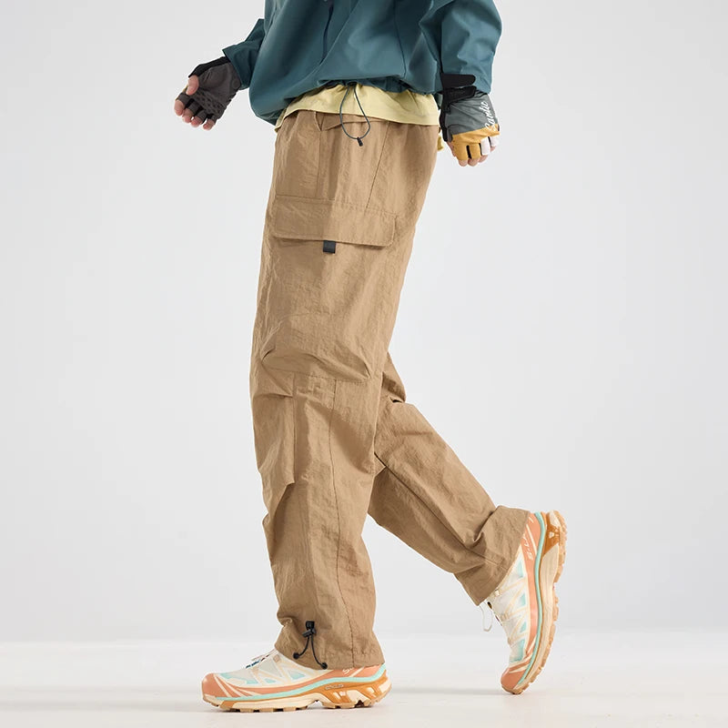 Men's Water-repellent Hiking Pants Scratch Resistance.