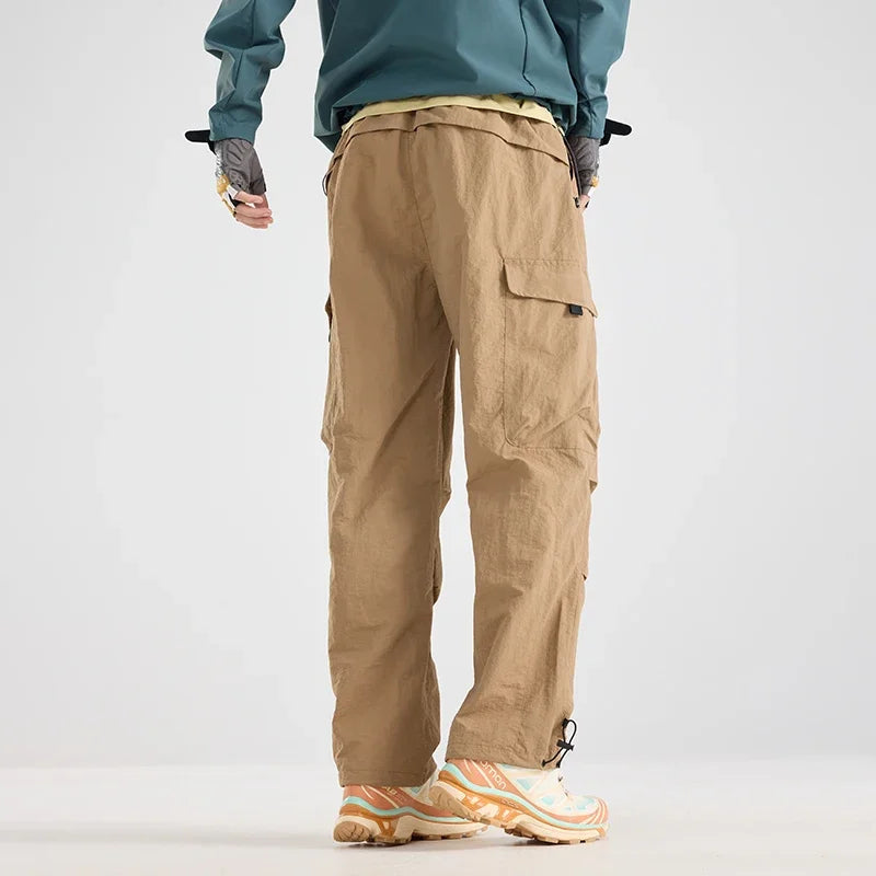 Men's Water-repellent Hiking Pants Scratch Resistance.