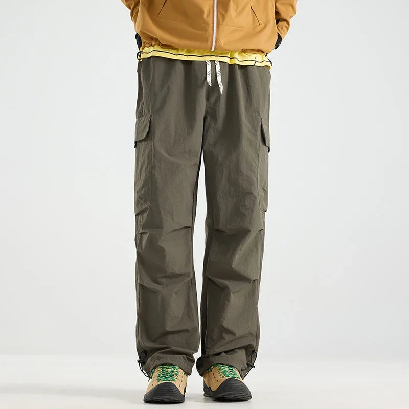 Men's Water-repellent Hiking Pants Scratch Resistance.