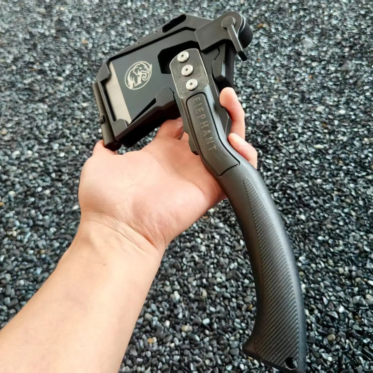 Outdoor Multifunctional Tactical Mountain Axe.