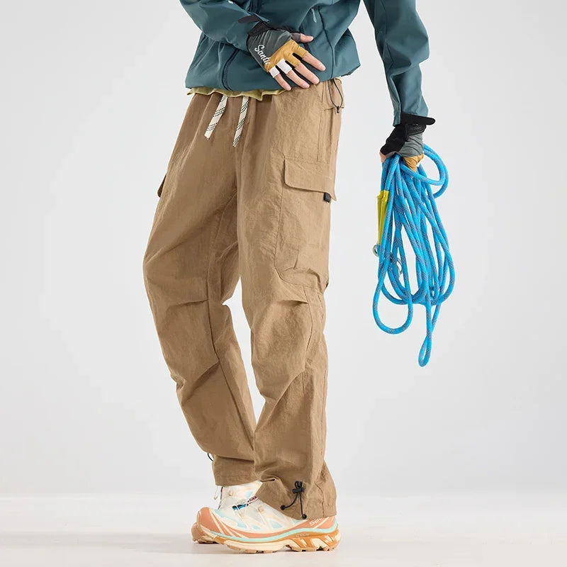 Men's Water-repellent Hiking Pants Scratch Resistance.