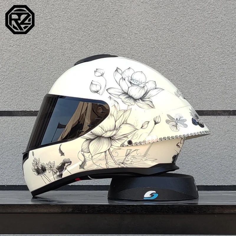 Latest high-quality motorcycle full face helmet with capacity.
