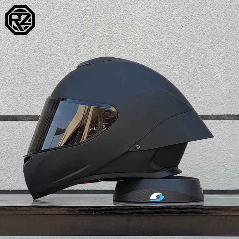 Latest high-quality motorcycle full face helmet with capacity.