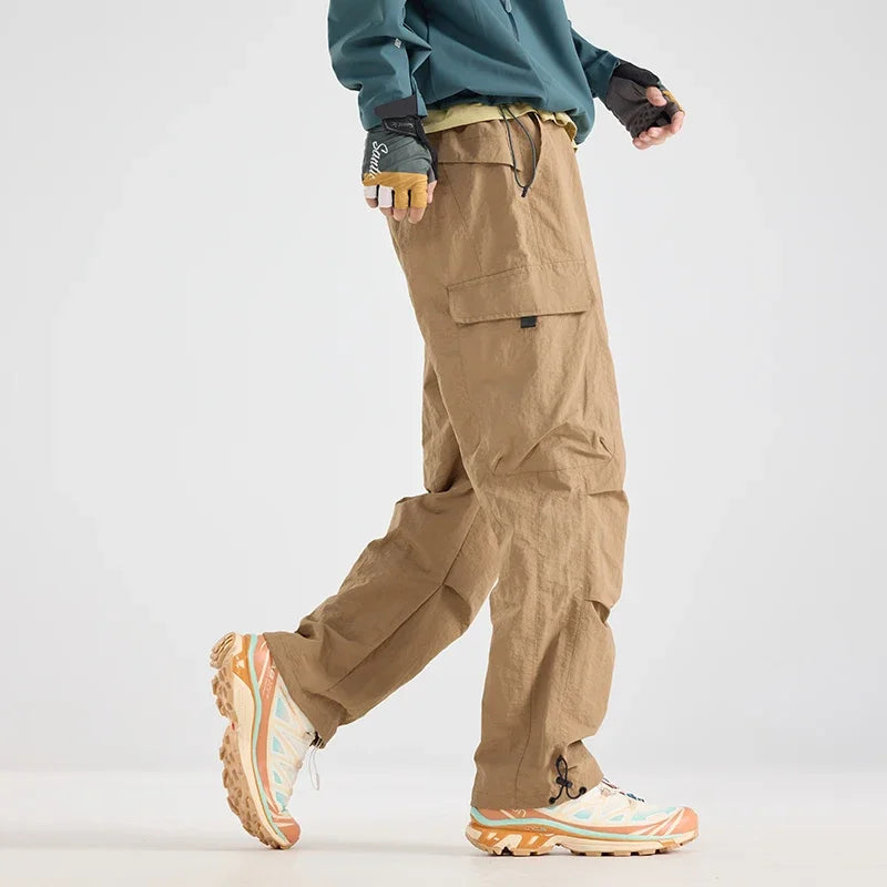 Men's Water-repellent Hiking Pants Scratch Resistance.