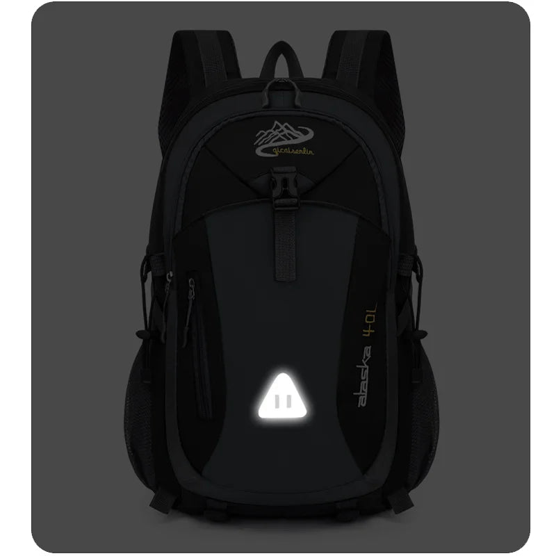 Travel Backpack Men's and Women's Outdoor Mountaineering Bag.